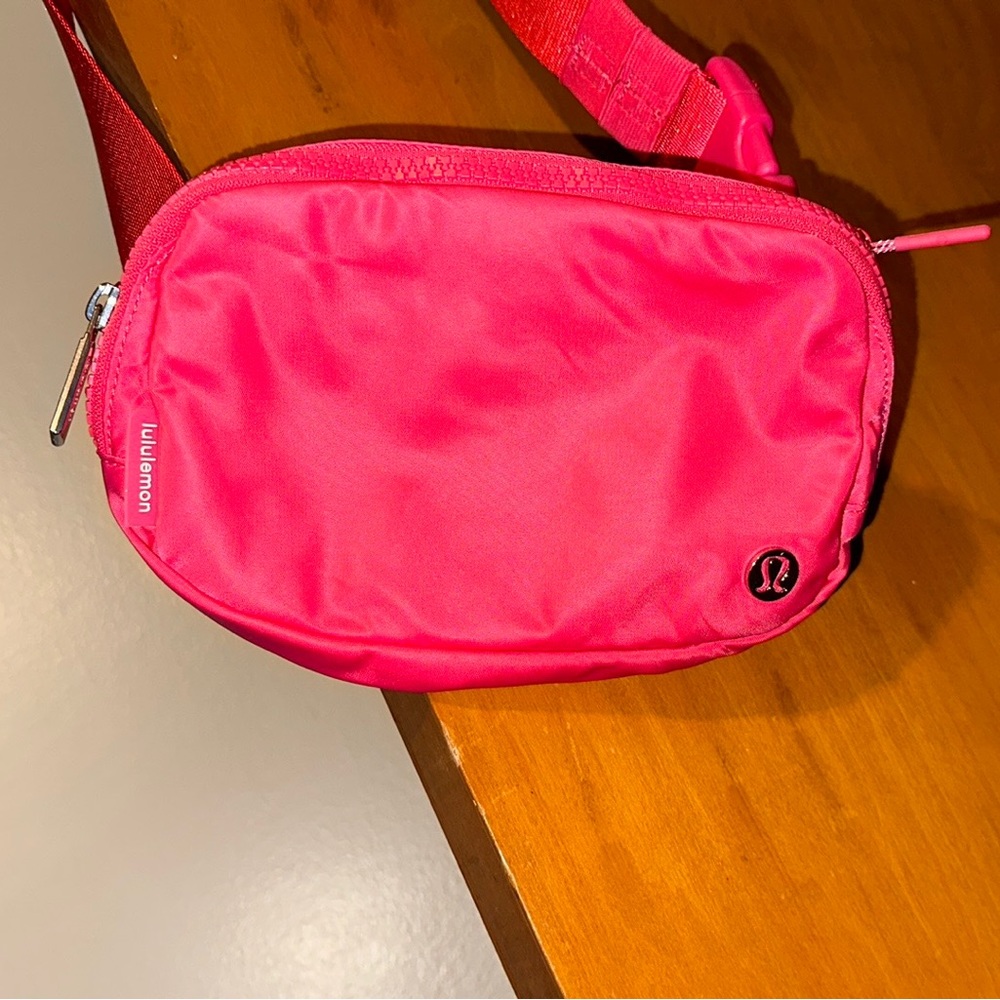 Super Sonic Pink Lulu bag!! 👛